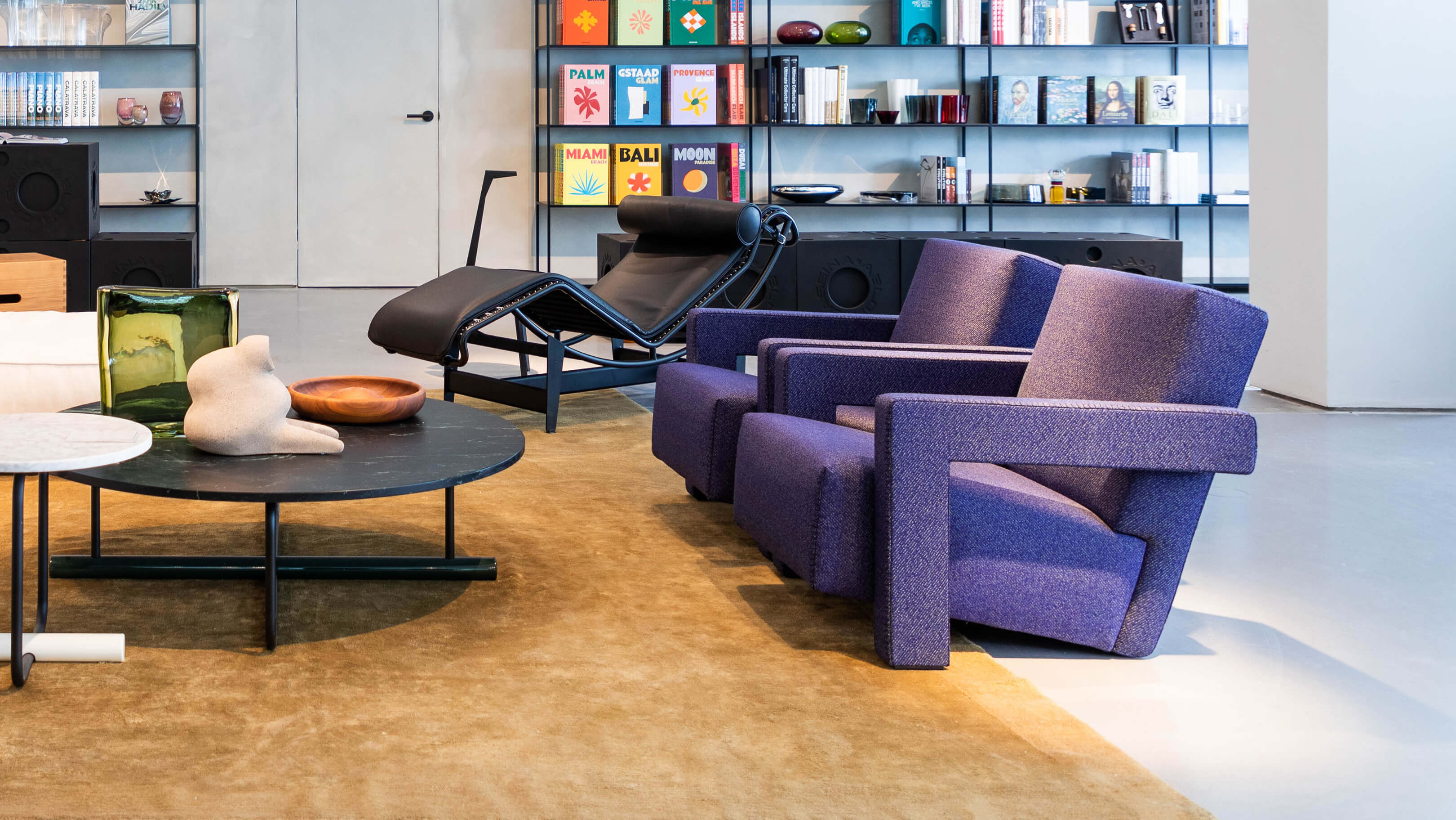 Utrecht Armchair | Made by Cassina – Luminaire