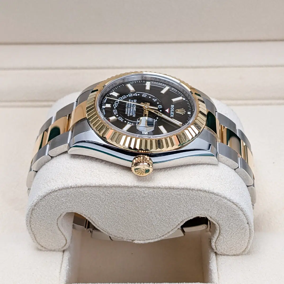 Rolex 326933-0002 Sky-Dweller Automatic 18kt Yellow Gold Oyster