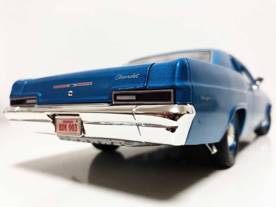 Amazon | Ertlアーテル/'66Chevyシボレー Biscayneビスケイン 1/18