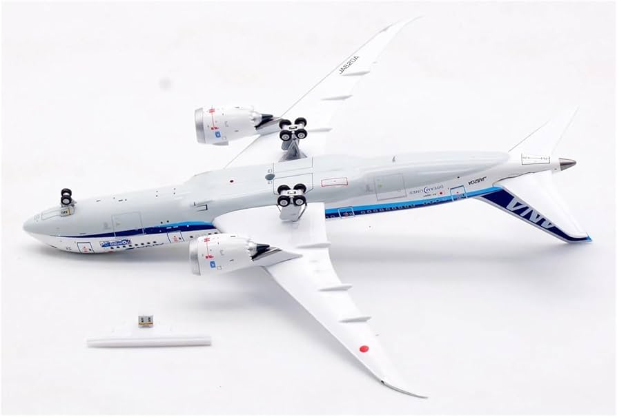 Amazon.co.jp: ミニチュアカー 1:400 ANA ボーイング 787-8 ダイ
