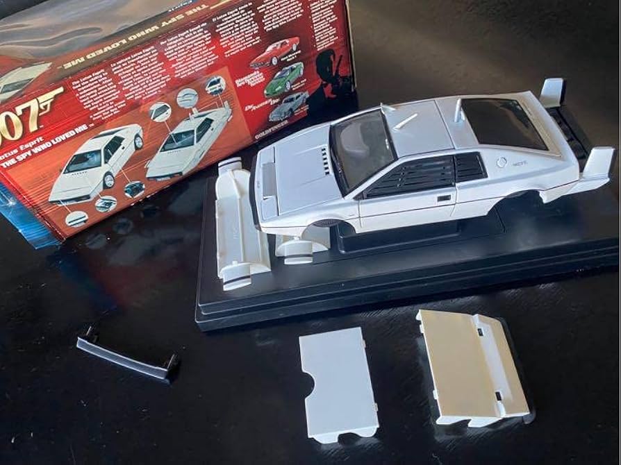 Amazon | 007 ロータス エスプリ 1 18 ボンドカー 潜水艇可変