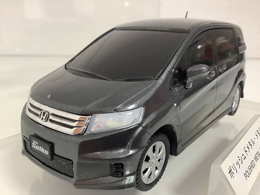 フリード スパイク ミニカー 1/43スケール ケース付き フリード
