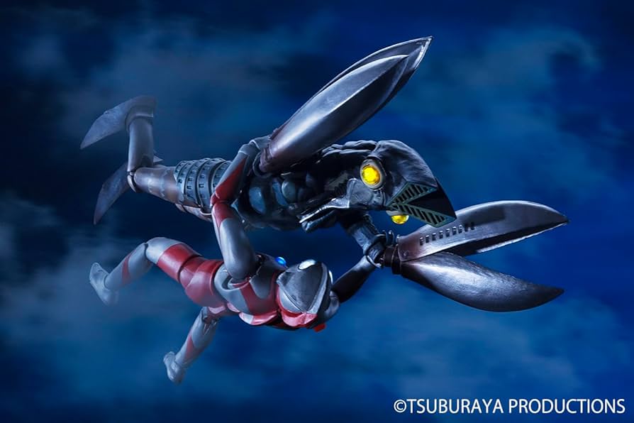 Amazon.co.jp: S.H.フィギュアーツ バルタン星人 侵略者を撃てVer 約