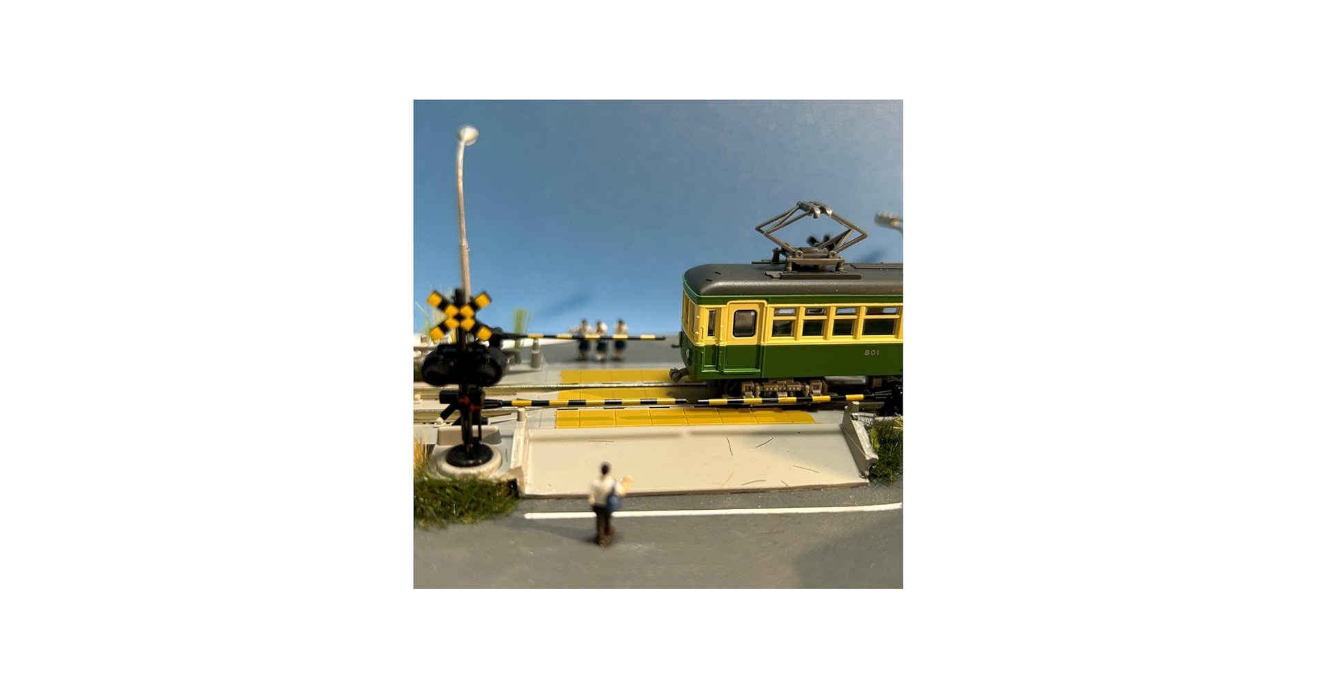 Amazon.co.jp: 江ノ電 鎌倉高校前駅界隈・踏切 Nゲージ ジオラマ 鉄道