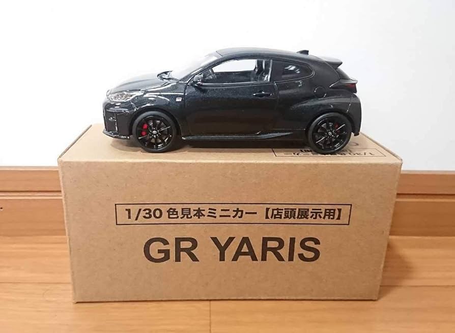 Amazon.co.jp: トヨタGRヤリス 130 カラーサンプルミニカー プレシャス