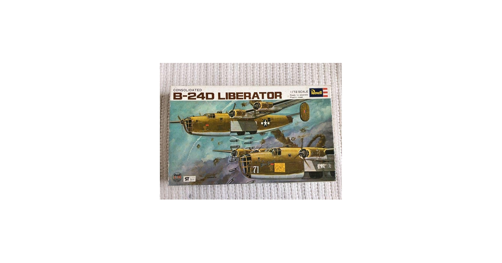 Amazon | B-24 リベレーター レベル 1/72スケール | プラモデル 通販