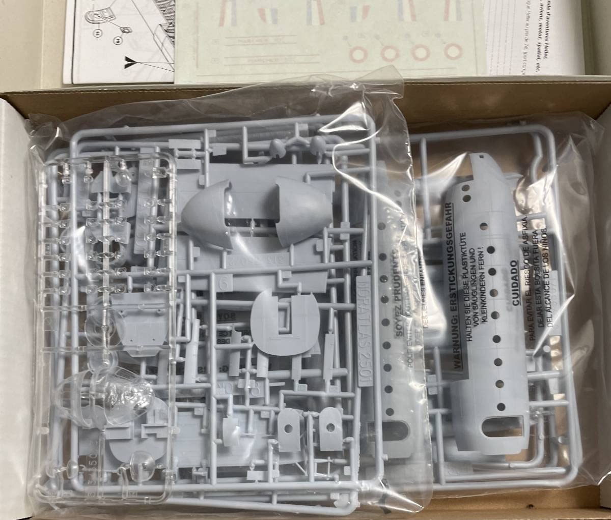 Amazon.co.jp: 中袋未開封 未組立品 Heller エレール 1/72 ノール 2501