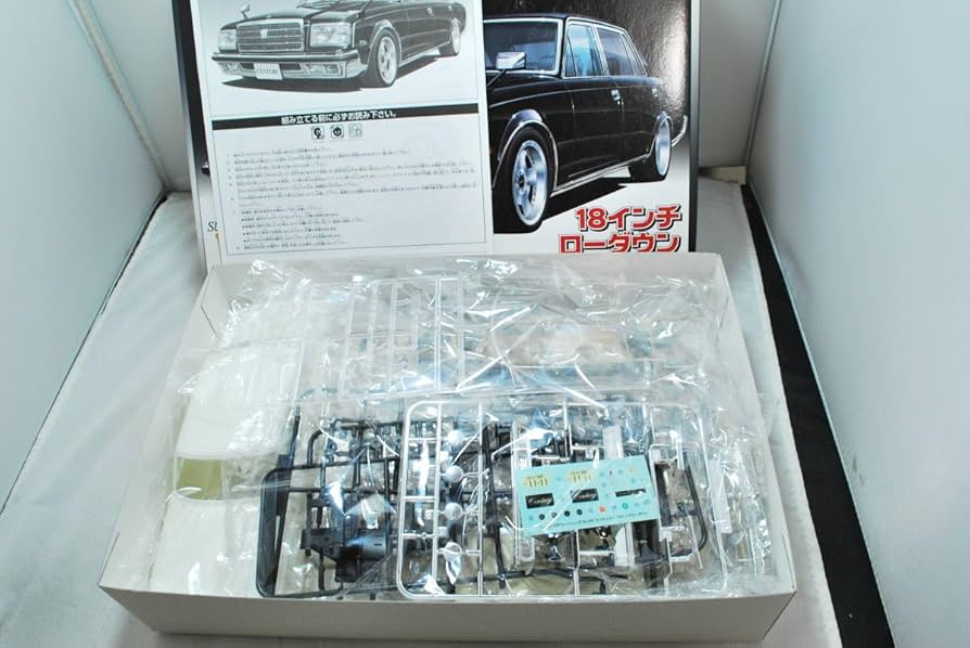 Amazon.co.jp: アオシマ 1/24 センチュリー VG45 Lタイプ 18インチ