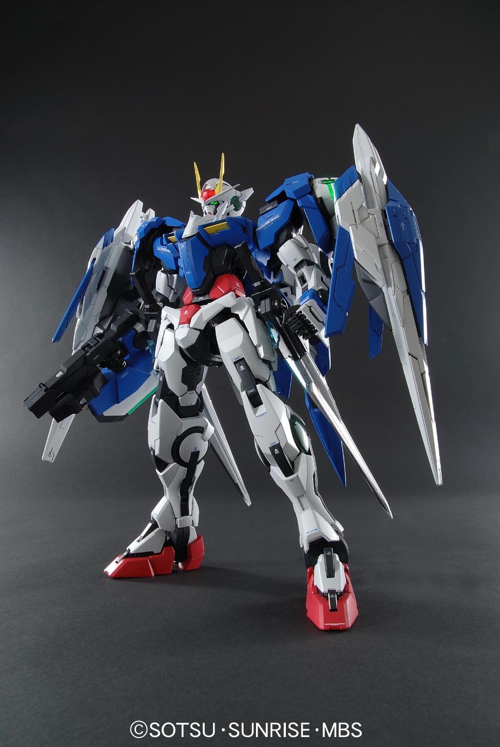 Amazon.co.jp: Bandai Hobby Gundam 00 Raiser 1/60 Perfect Grade