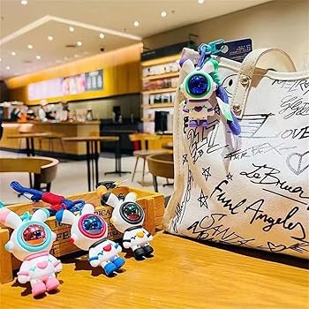 Amazon.co.jp: [KEWJYUE] キーホルダー 樹脂 宇宙飛行士ウサギ バッグ