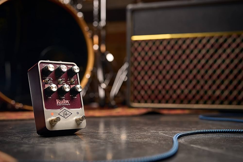 Amazon.com: Universal Audio UAFX Ruby '63 Top Boost Amplifier