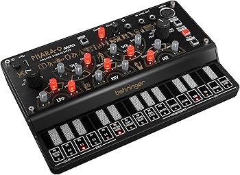 Amazon | Behringer アナログシンセサイザー 3VCO 16ステップ