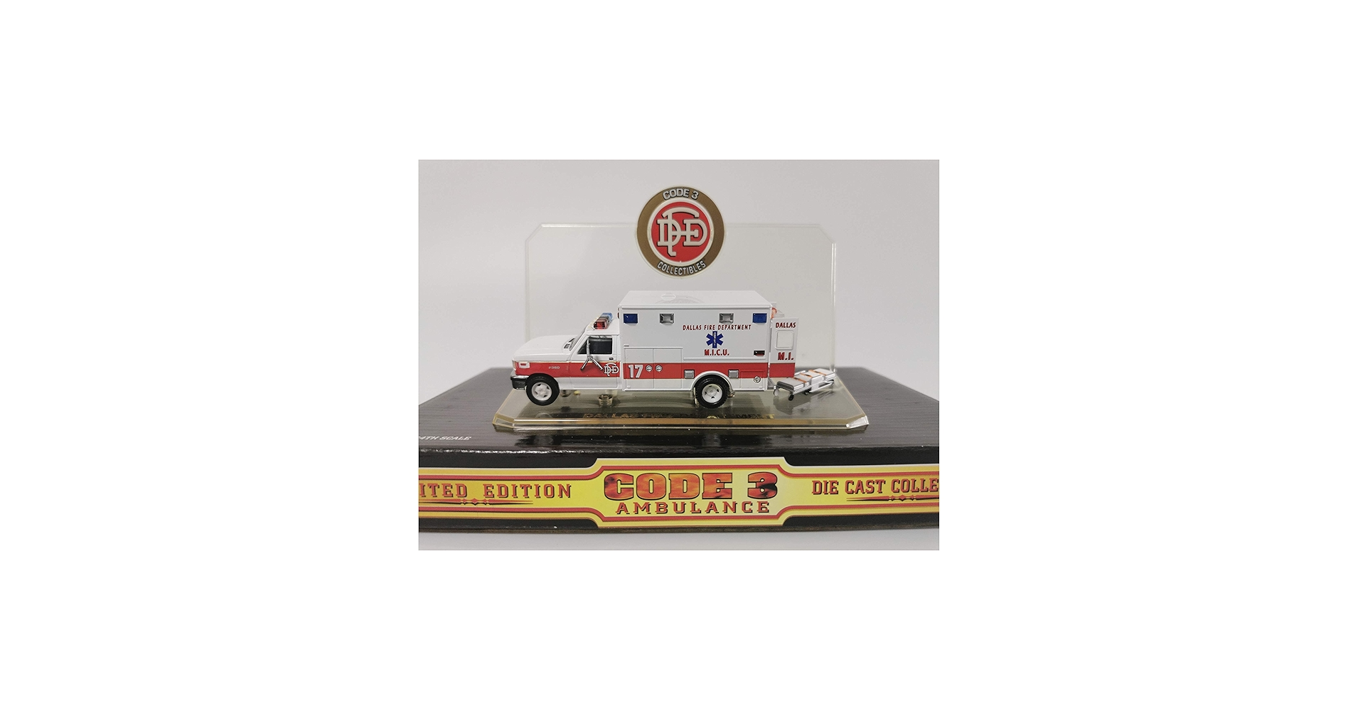 ACE HOBBY CODE 3 USA DALLAS FIRE DEPARTMENT M.I.C.U. AMBULANCE 1