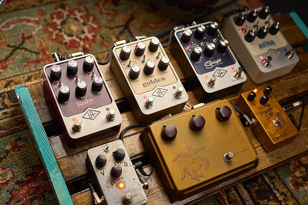 Amazon.com: Universal Audio UAFX Ruby '63 Top Boost Amplifier