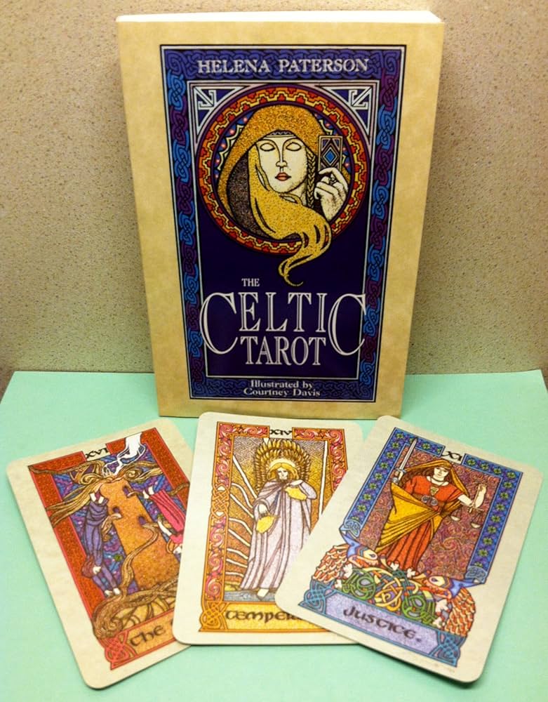 The Celtic Tarot: Amazon.co.uk: Paterson, Helena, Davis, Courtney