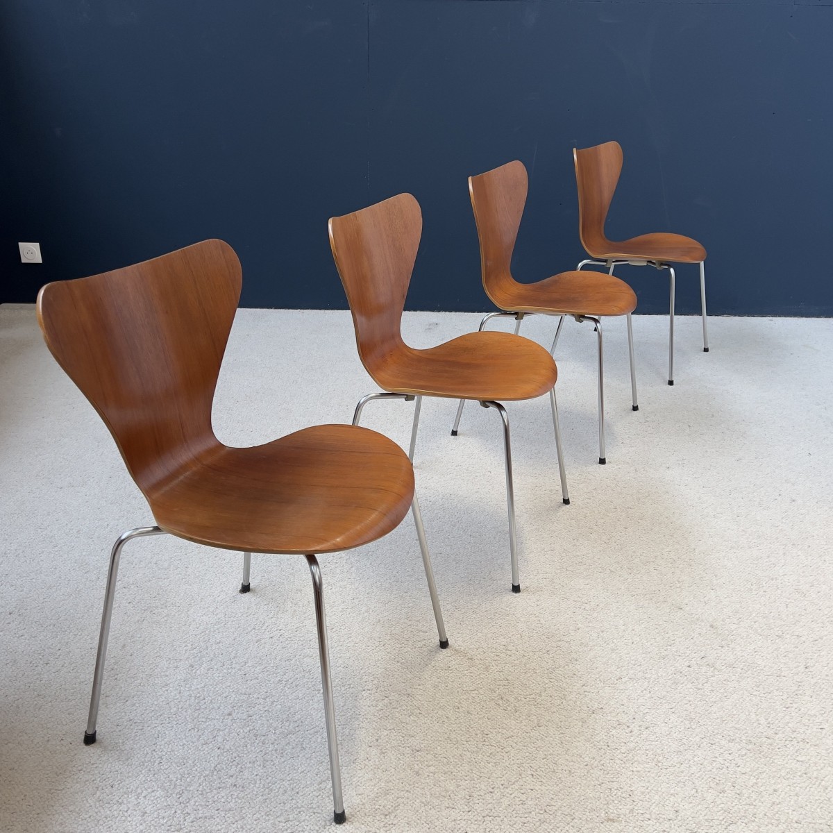 Arne JACOBSEN set of 4 SEVEN chairs for Fritz HANSEN