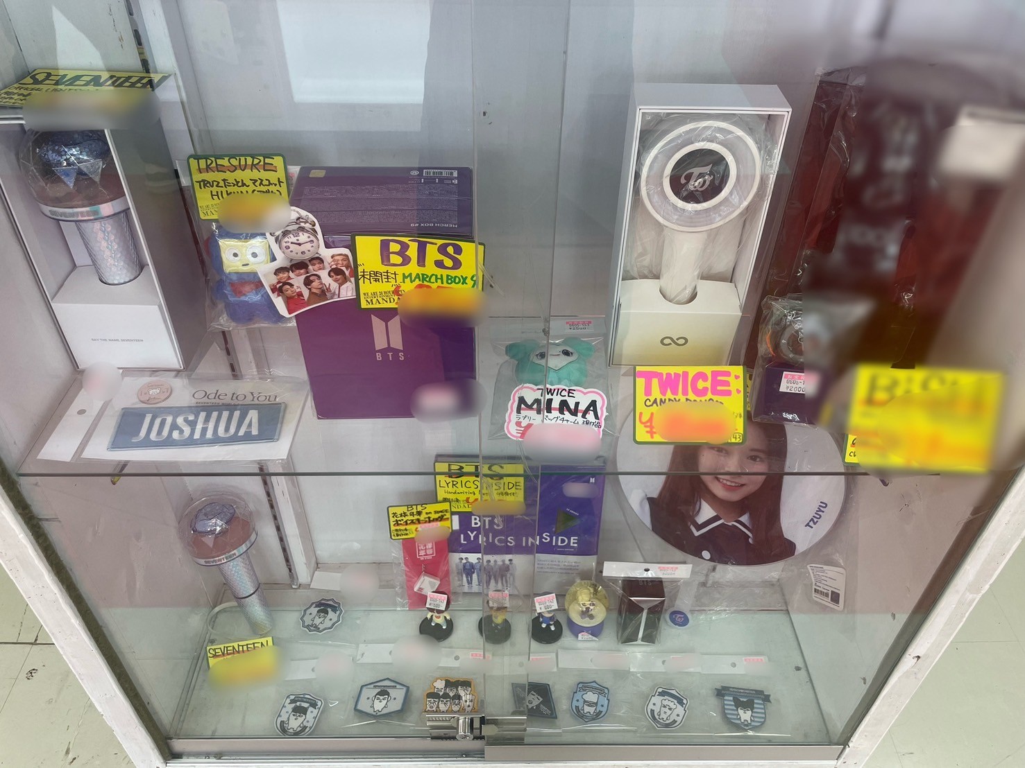 □K-POPグループグッズなど店頭に並んでます！□ | 万代書店 山梨本店