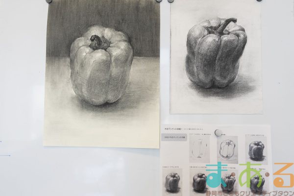 木炭デッサンに挑戦！ 中高生向け講座の様子（2022年7月24日開催