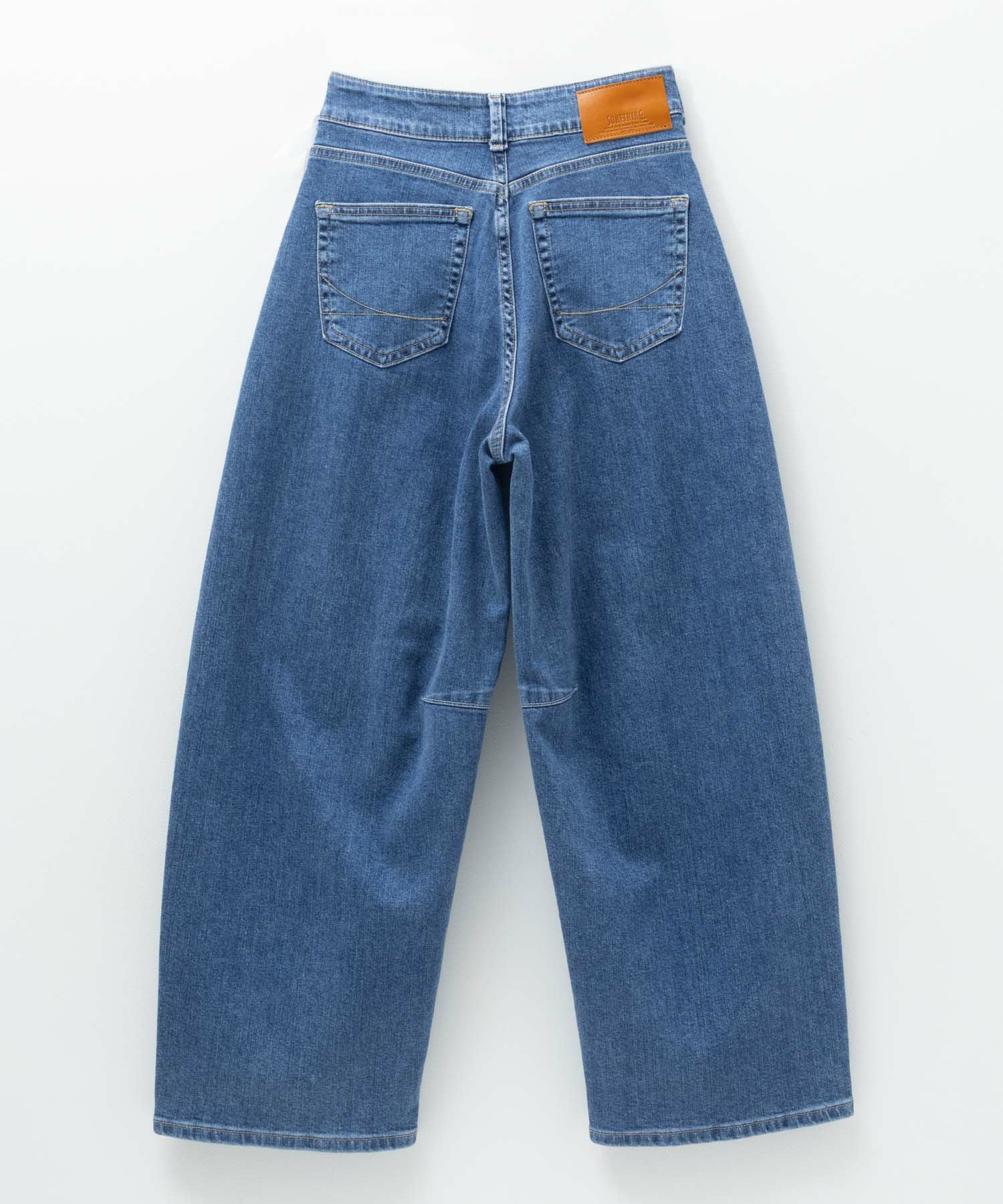 SOMETHING HANAタックカーブデニムパンツ レディース