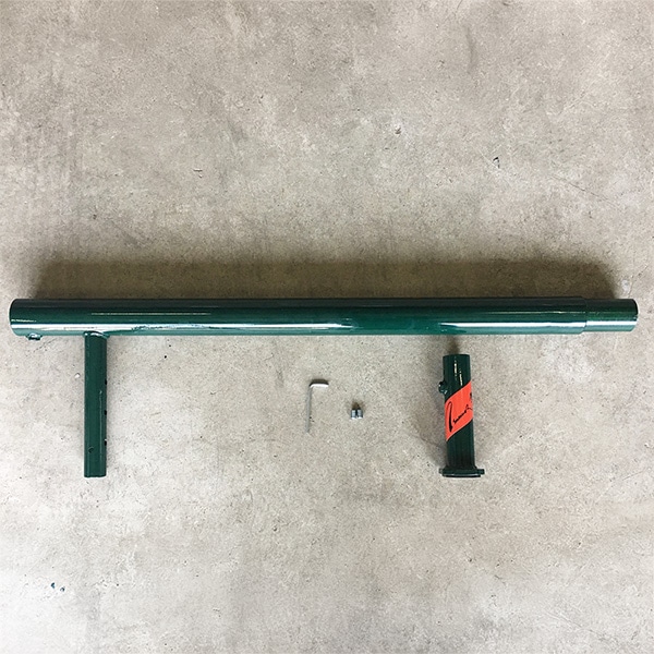 室内 鉄棒、体育体操マット、スケートボードセクション スケボーレール