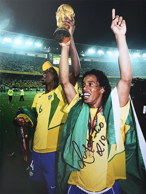 ロナウジーニョ 直筆サインフォト ブラジル代表 2002 FIFA ワールド