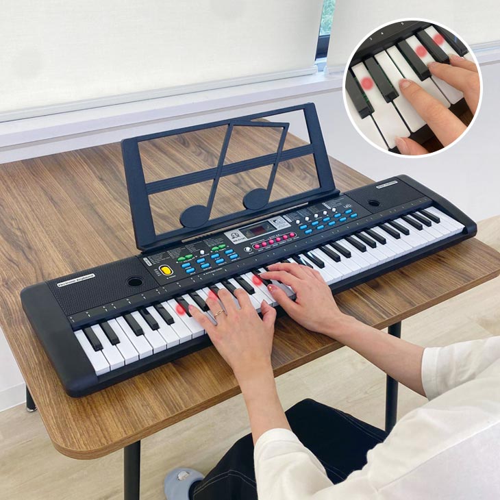 ガイド機能付き電子ピアノ 楽譜スタンド マイク付き｜ファミリー
