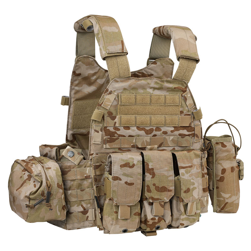 EMERSON LBT6094Aスタイル プレートキャリア 3ポーチ付 マルチカム