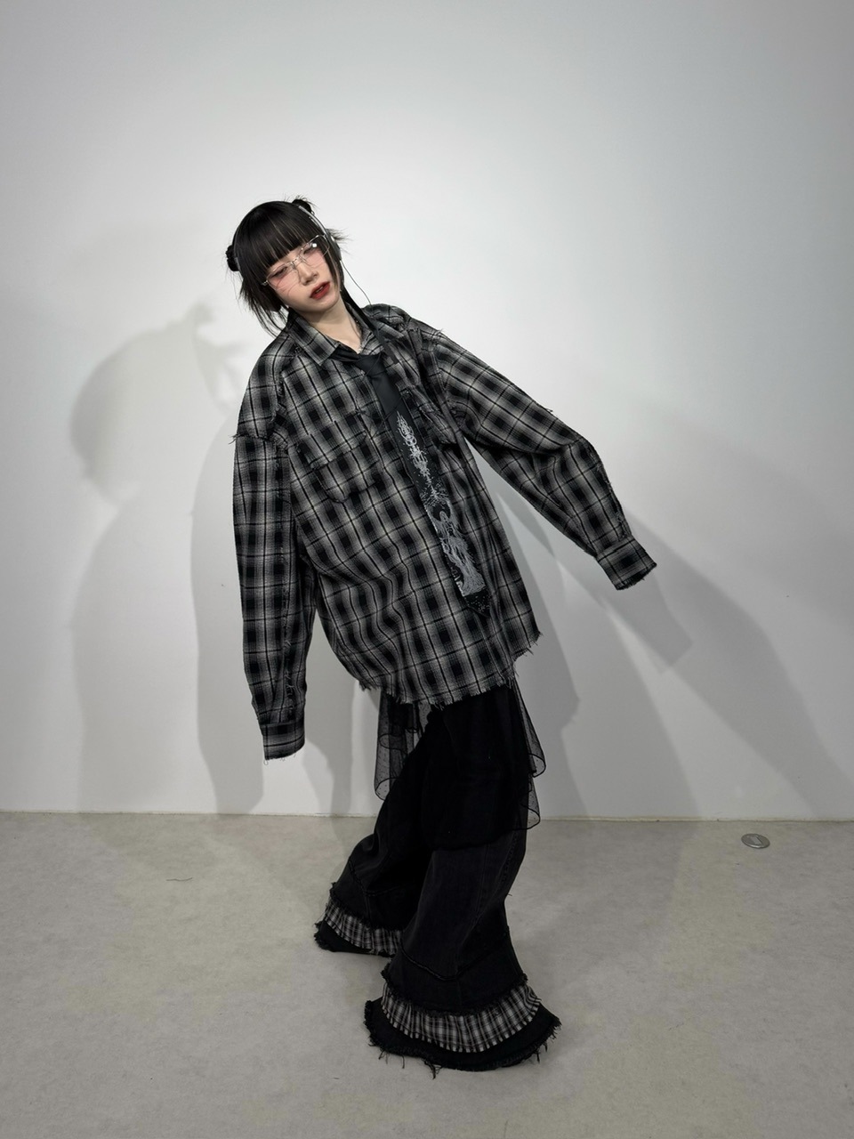 受注制【Nerd out XU】check frill hem flare denim pants / 【ナード