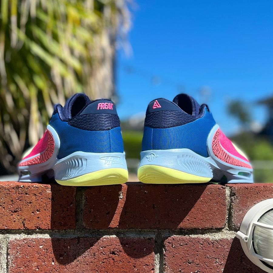 NIKE ZOOM FREAK 4 'UNBELIEVABLE' ナイキ ズーム フリーク 4 ヤニス