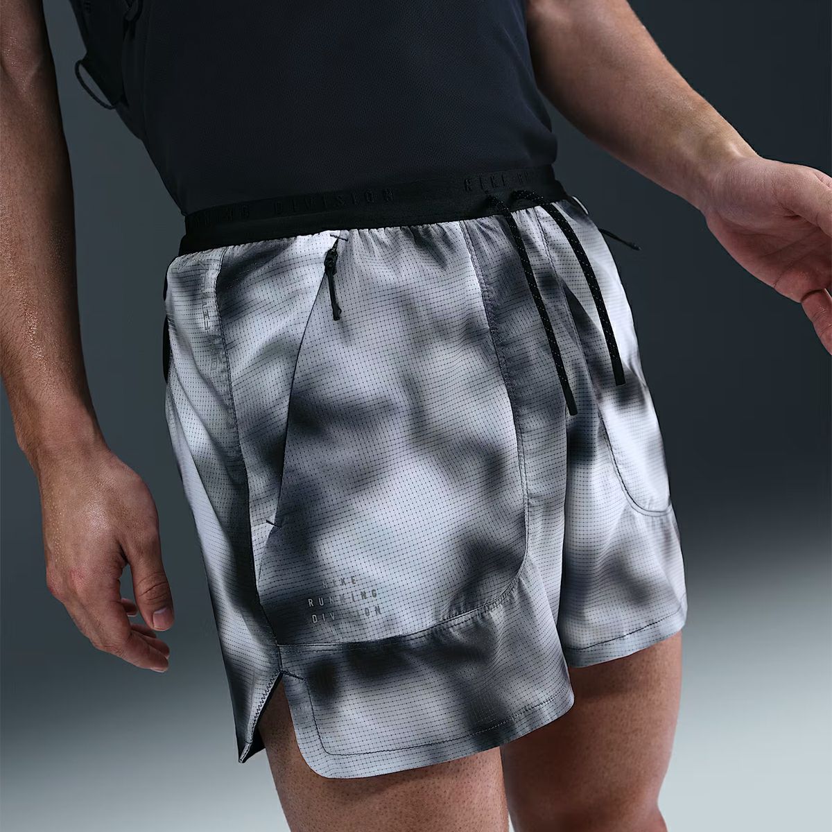 ナイキ ドライフィット ADV ランニング ディビジョン ブリーズ