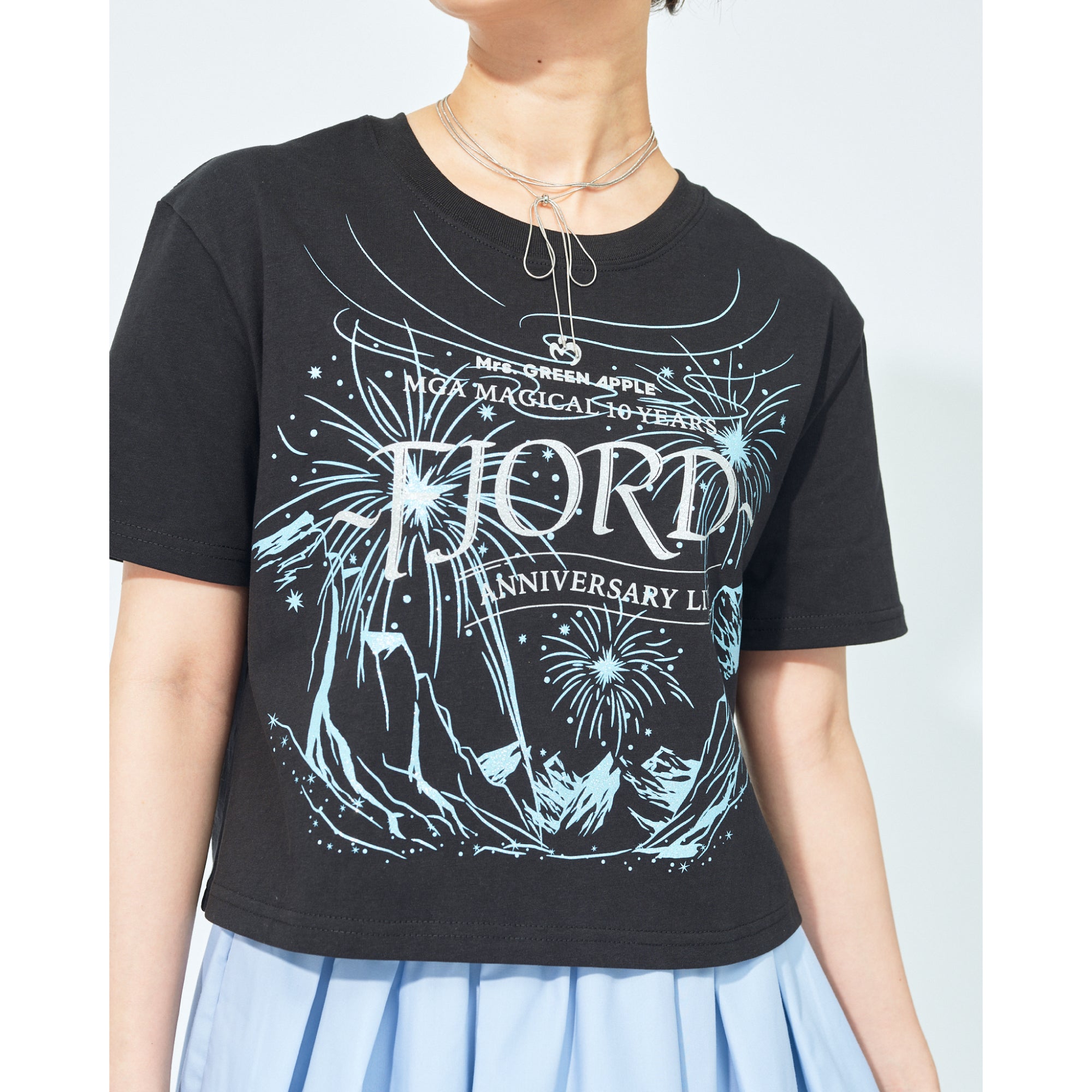 FJORD グリッターロゴTシャツ / ブラック – Mrs. GREEN APPLE OFFICIAL