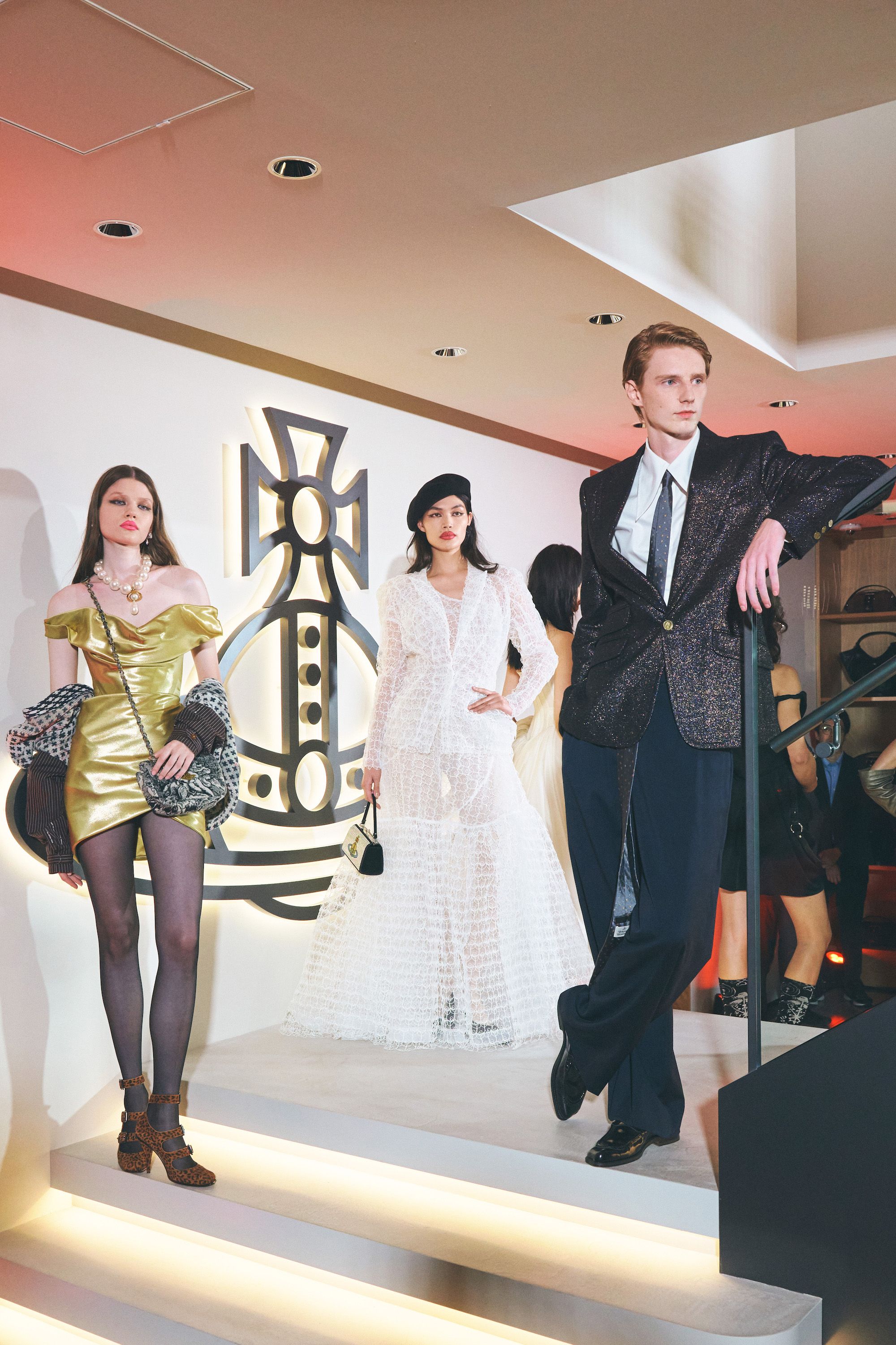 ヴィヴィアン・ウエストウッド、青山旗艦店オープン！ ショー開催