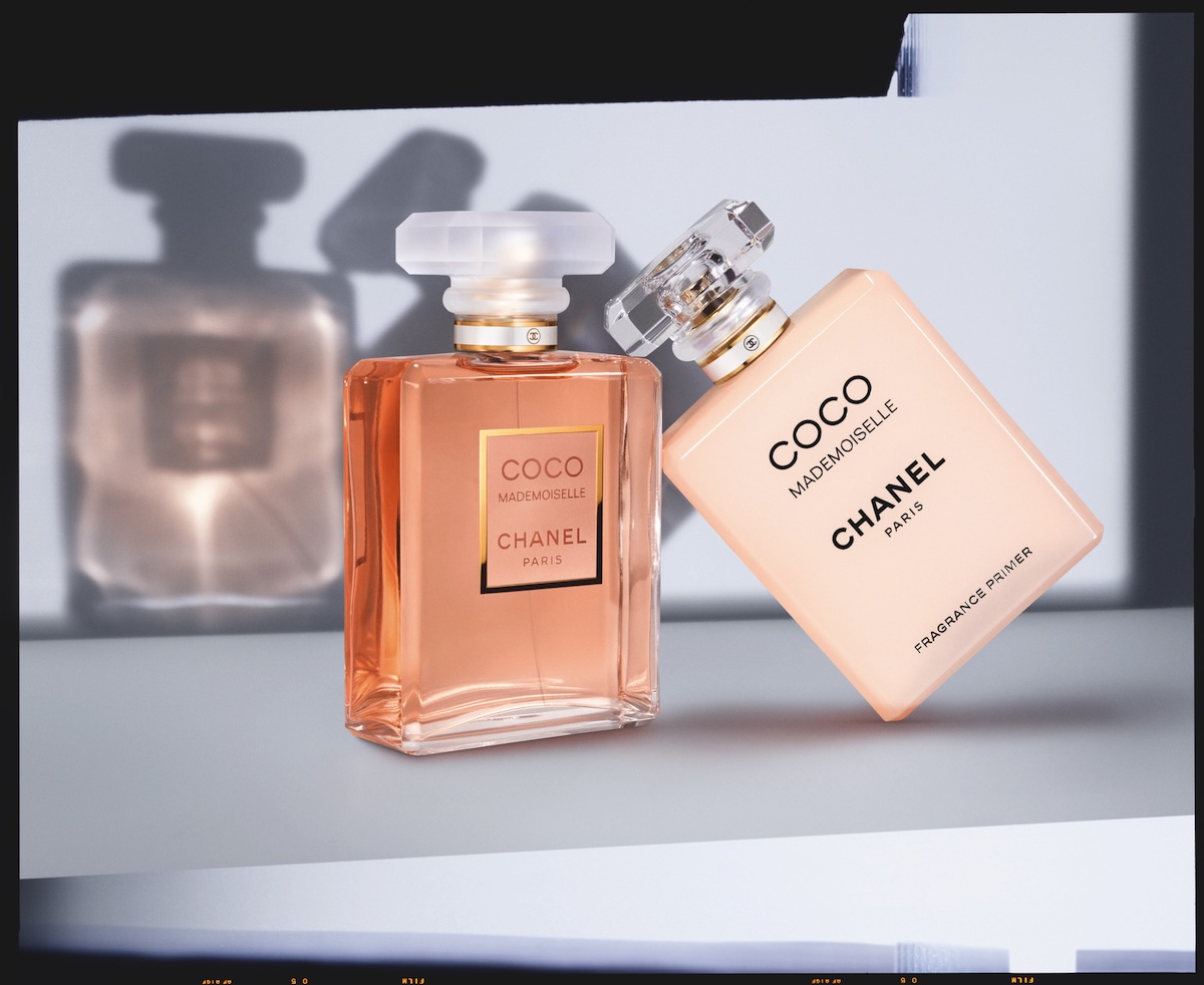 シャネル」の“ココ マドモアゼル”にフレグランスプライマーが登場 香り