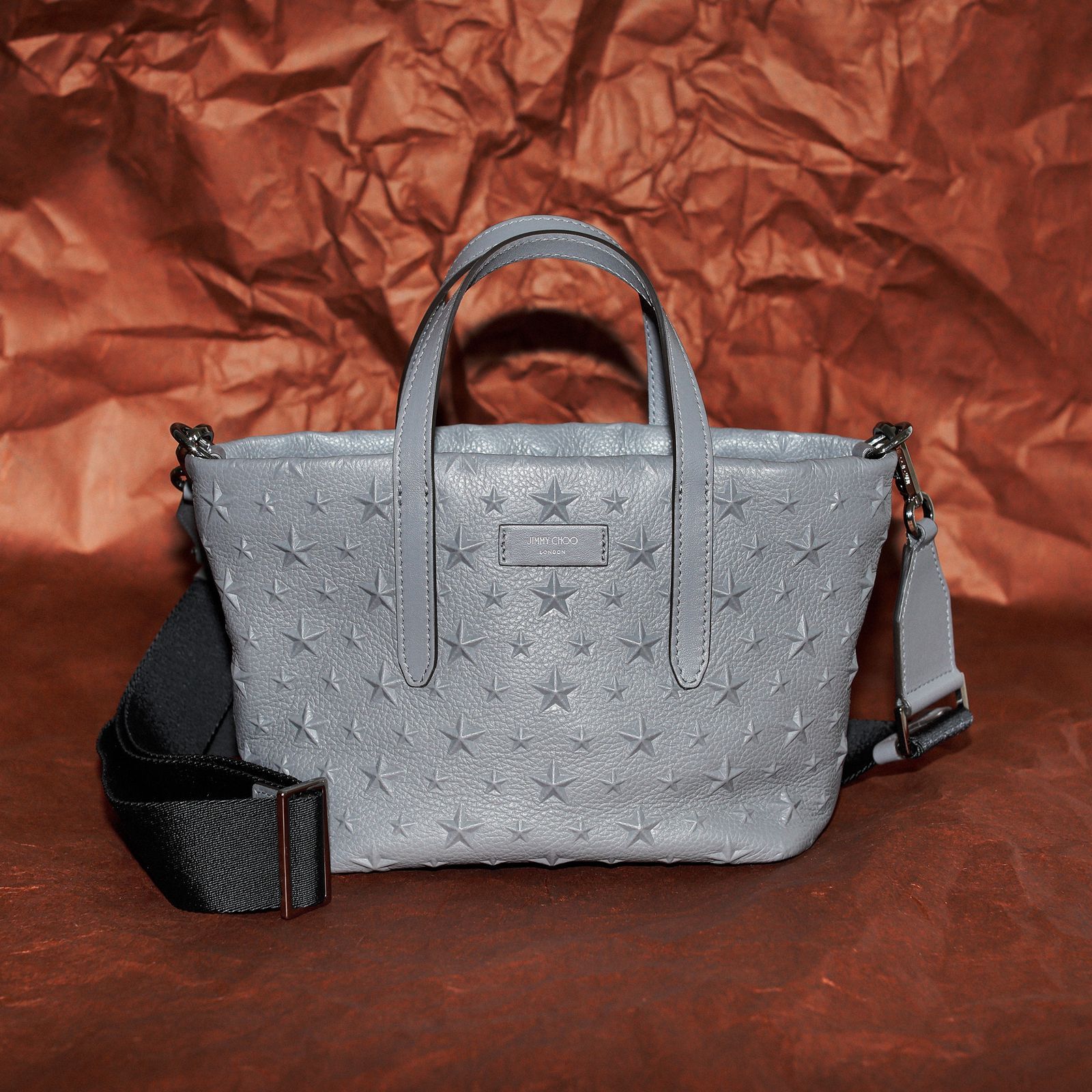 控えめに輝くスターモチーフが上品なジミー チュウ──特集：2024年