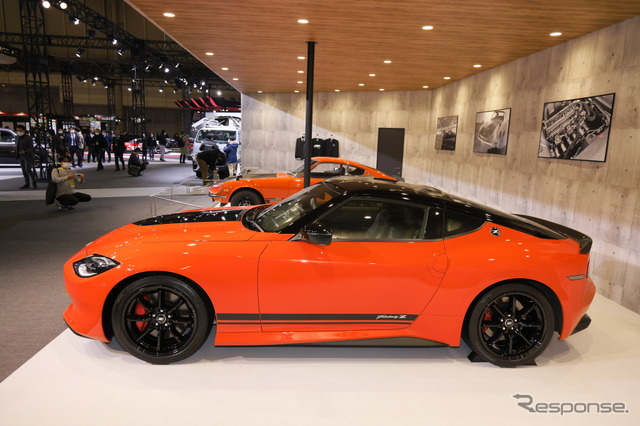 伝説」にオマージュ、オレンジ＆ブラックの新型 フェアレディZ を市販