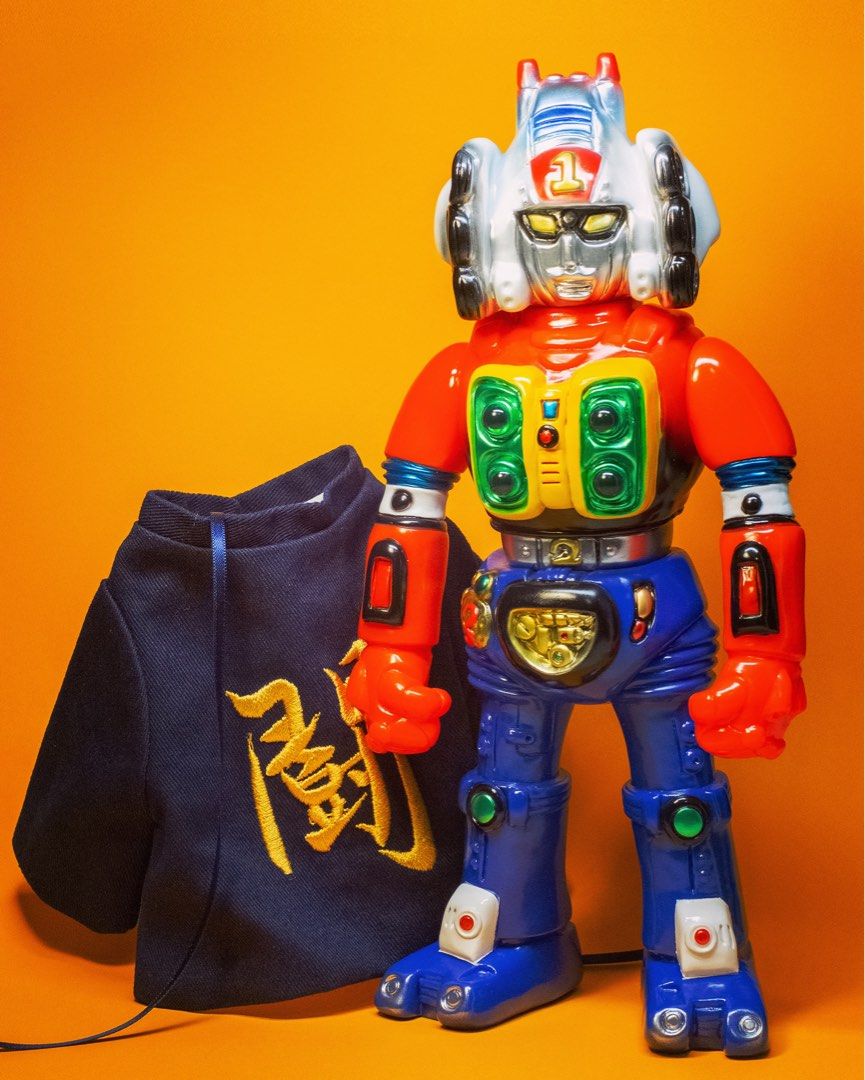 PILLS TOY 夢幻ロボット 人造人間 ソフビ 白 PILLS TOY 夢幻ロボット