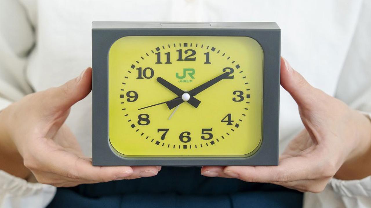 東海道新幹線の駅で見かける時計が腕時計になりました | ギズモード