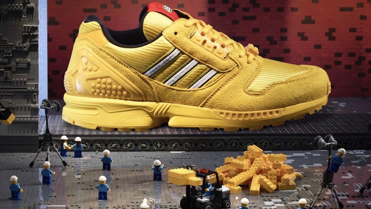 アディダスとレゴがまたコラボ。ミニフィグたちが組み立てた｢ZX8000