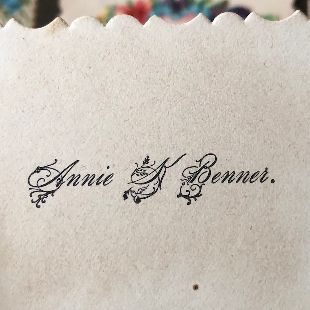 ハンドモチーフのヴィクトリアンコーリングカード