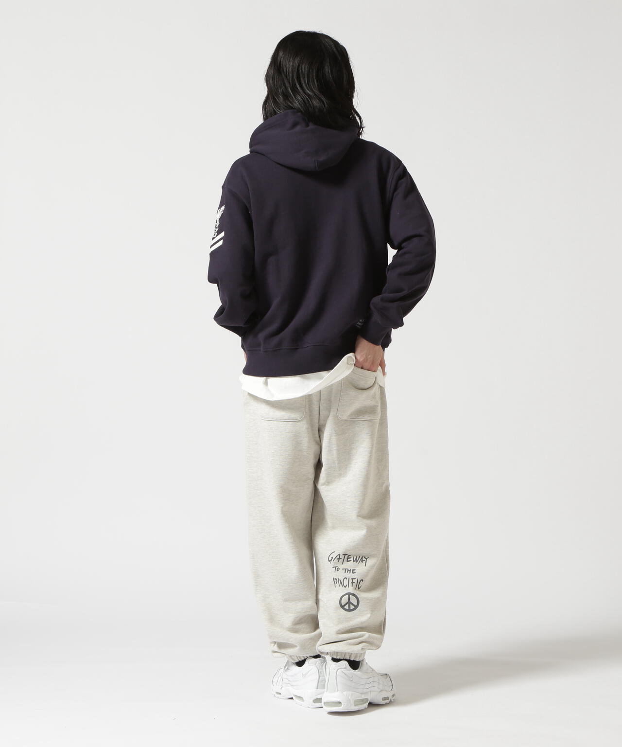 WEB限定》STENCIL PRINT SWEAT PANTS / ステンシル プリント