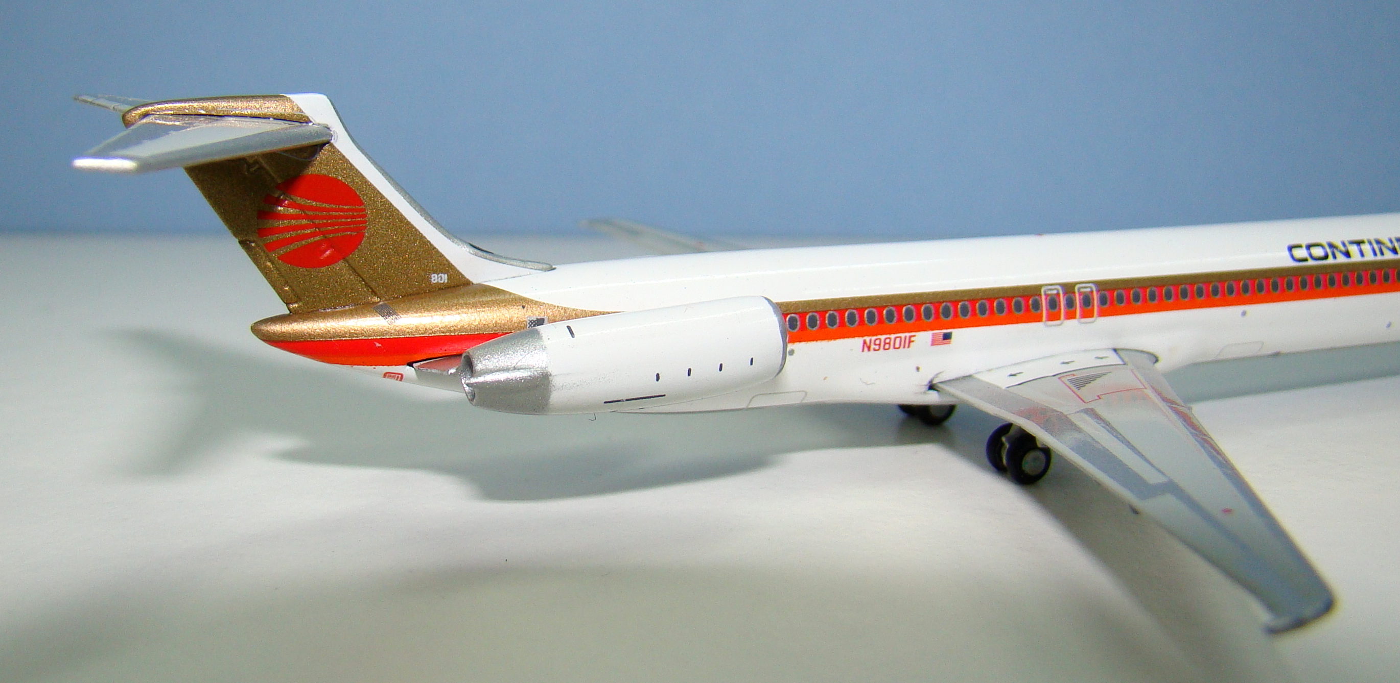 Meatball Mad Dog: Continental MD-82 by Gemini Jets – Model