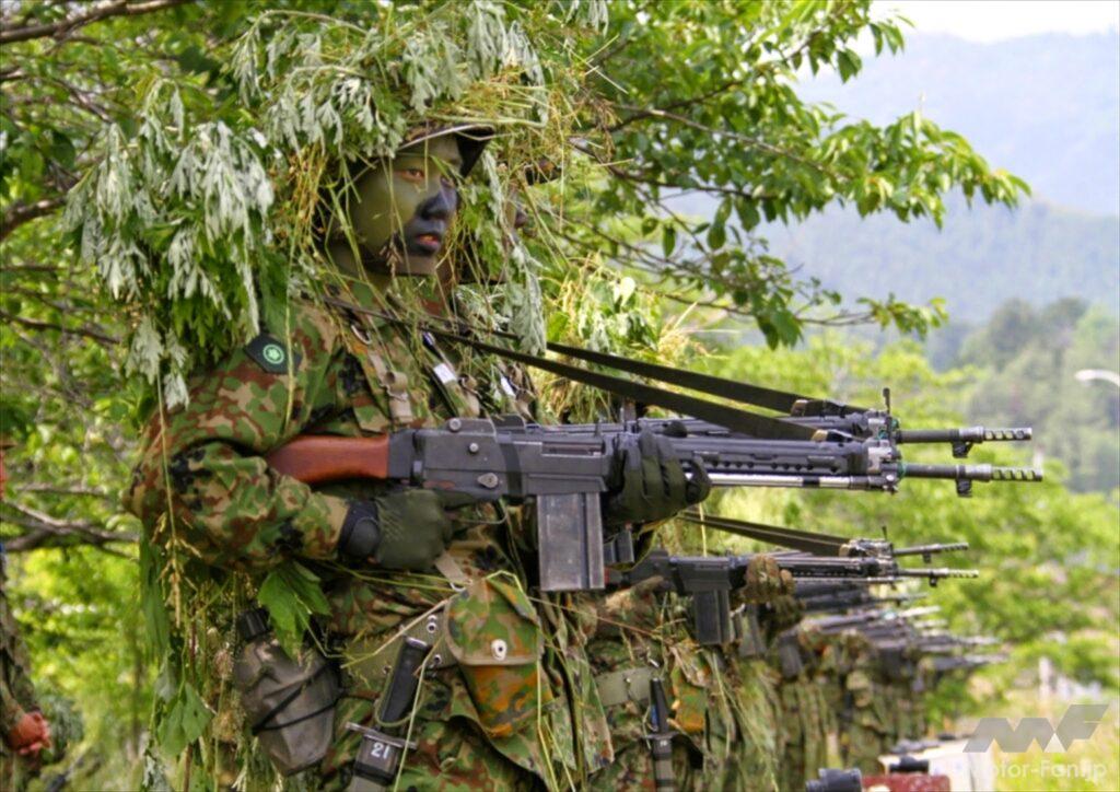 陸海空自衛隊：戦後初の国産小銃「64式7.62mm小銃」は、古くはなったが