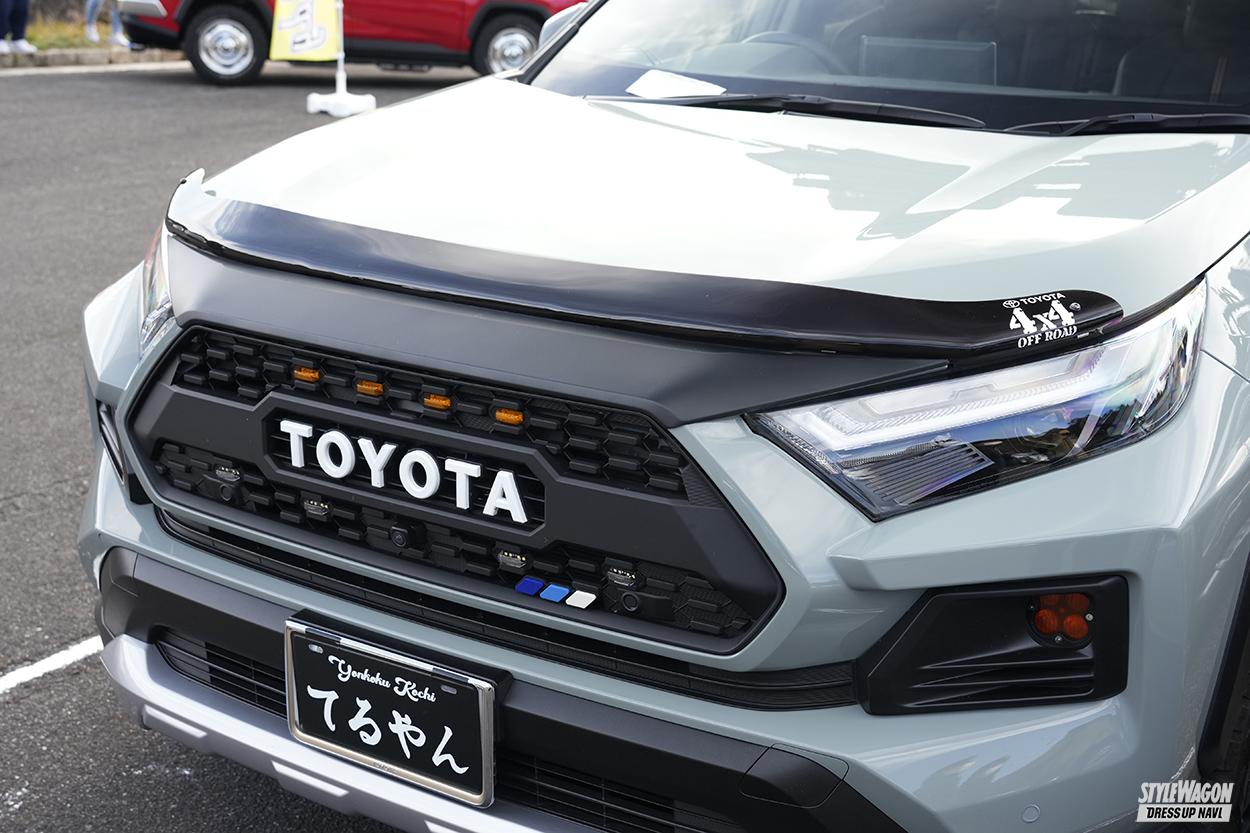 RAV4をタコマ風フェイスにチェンジ！ バグガードでUSな雰囲気もプラス
