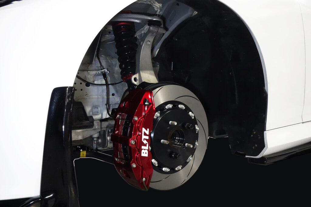 鍛造製法がもたらす軽さと高剛性！」RZ34用ビッグキャリパーキットを