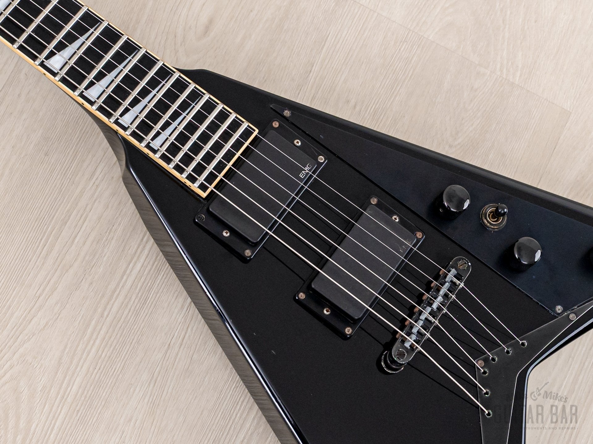 2006 Jackson Stars Randy Rhoads RR-J2BE Flying V Black w/ EMG & Case