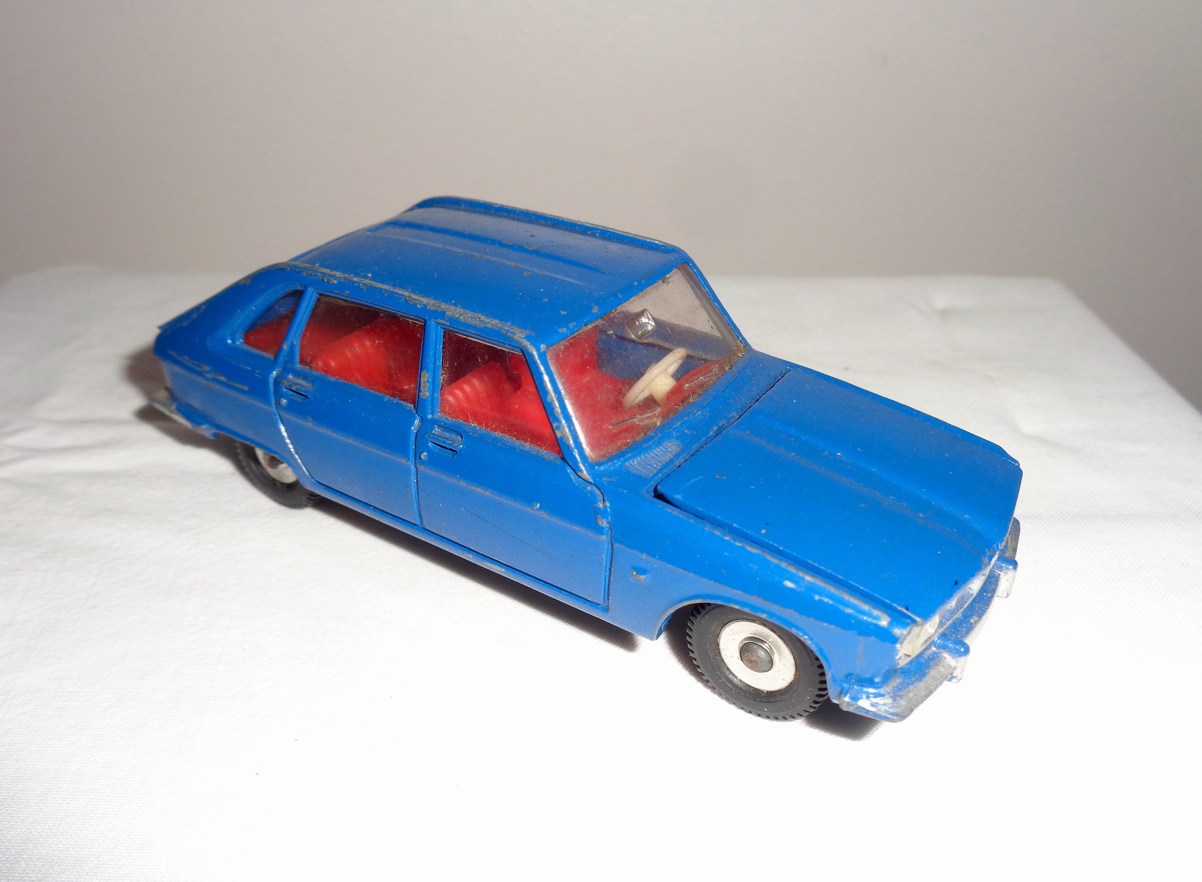 1960s Renault R16 Meccano Dinky Toys Model No 166 – Mullard