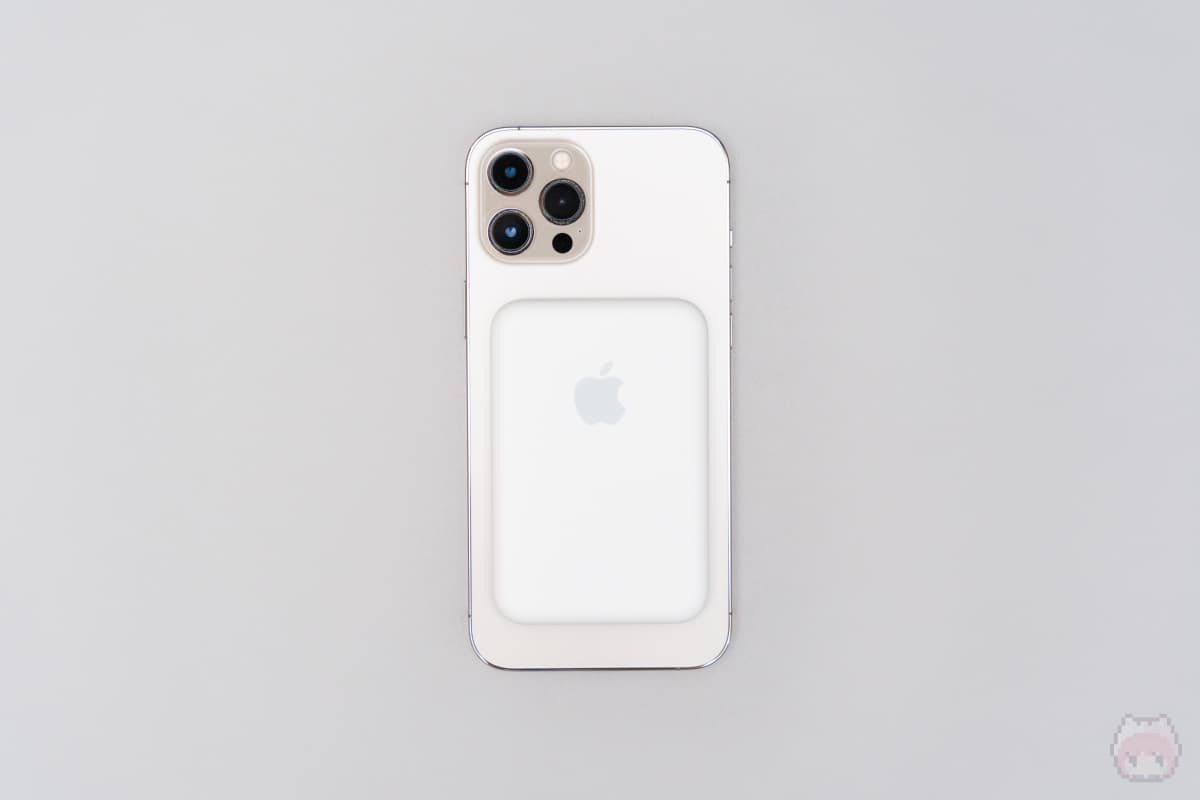 レビュー】Apple MagSafeバッテリーパック：純正らしいギミック感 | 8vivid