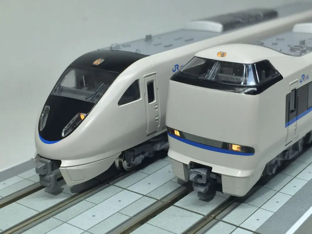 683系「サンダーバード」リニューアル車 入線(^^♪ KATO 10-1391/10