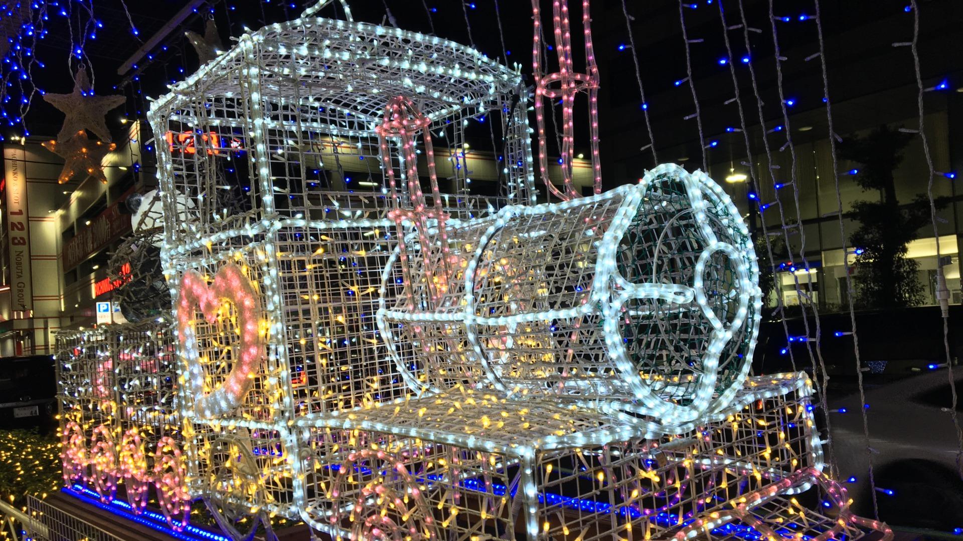 東大阪市】商店街全体が可愛く華やかに！お店も多く忘年会の雰囲気も