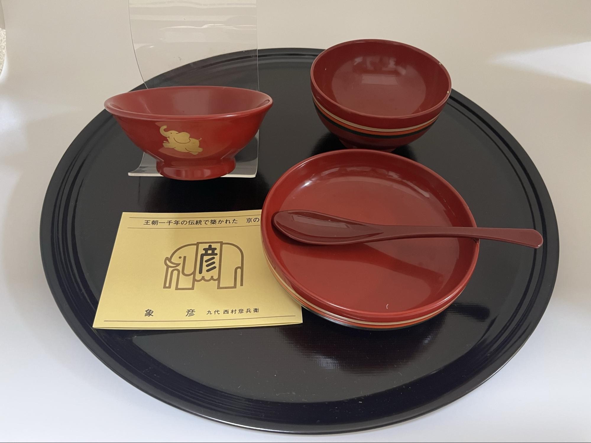 きりっとしながらも丸みを持つ漆器 象彦 | 特薦にっぽん